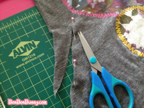 easy tshirt diy slouchy sleeve to repair stains (4)