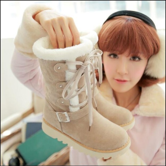 Warm Winter Boots & Cute Cardigans Perfect for Larme-Kei (2)