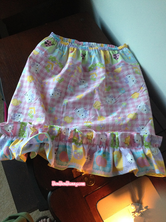 hello kitty fairy kei skirt sewing tutorial (18)