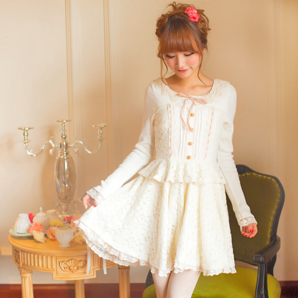 Pretty White Winter Dresses for Snow Princesses (3)